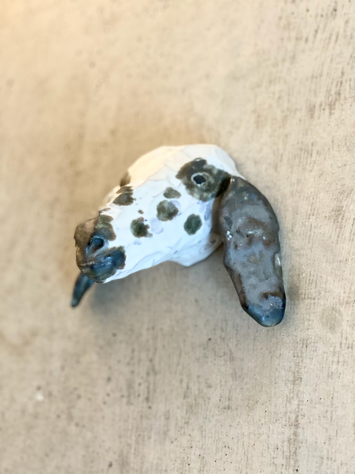 Väggskulptur fårhuvud