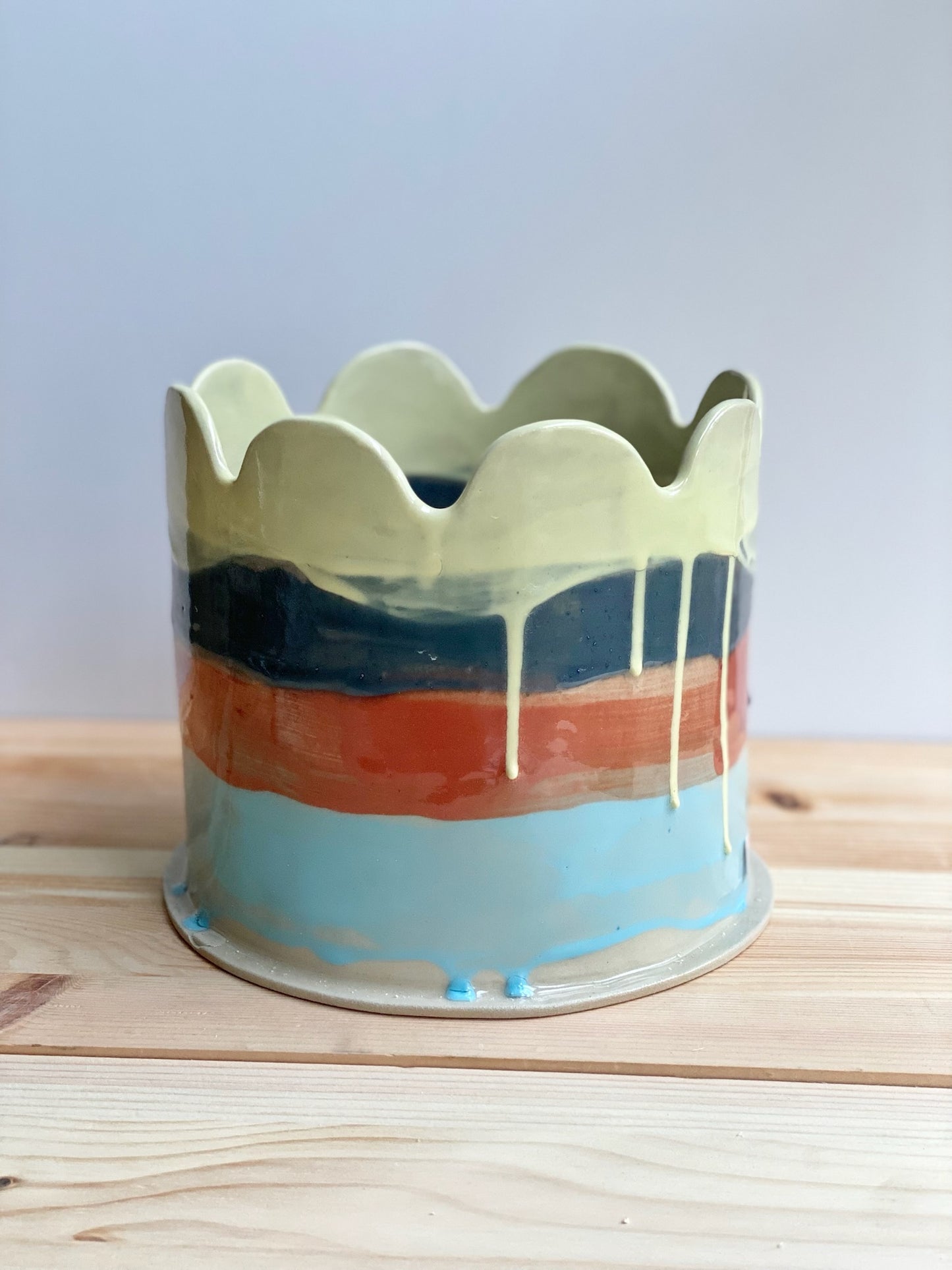 Kruka / vas med breda ränder